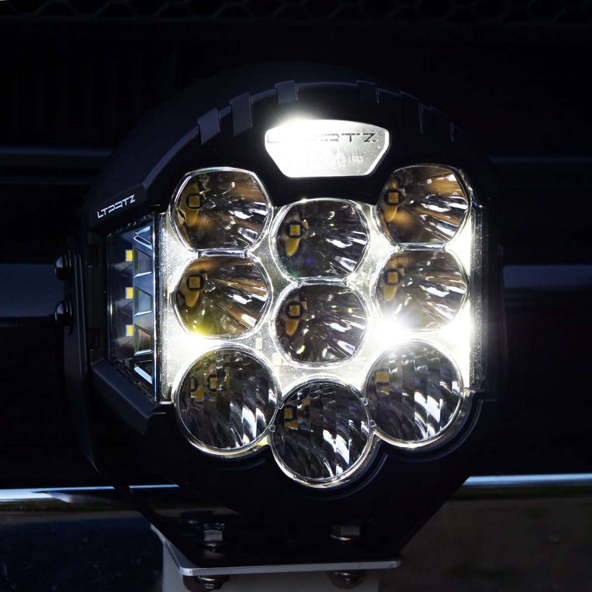 7inch Rave-X Driving Light with Background Light