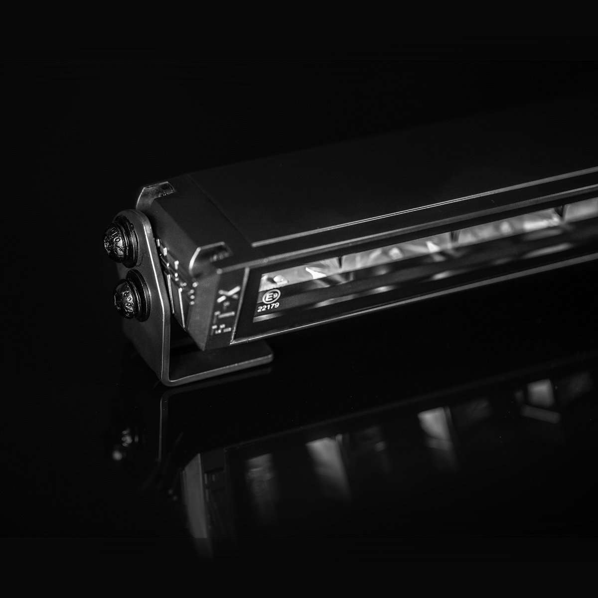 9inch Flat-X Road Legal Spot Beam Light Bar